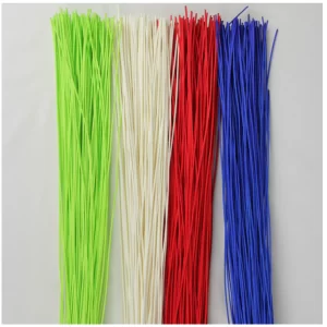 Ratan palčke v različnih barvah.